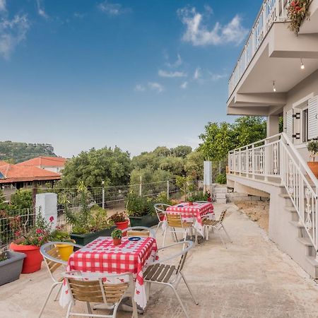 Domus Lukas Apartments Marathias  Exterior photo