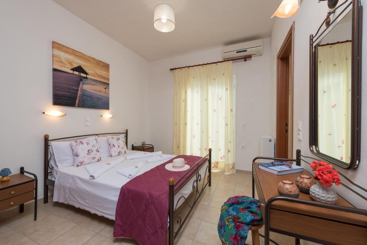Domus Lukas Apartments Marathias  Exterior photo