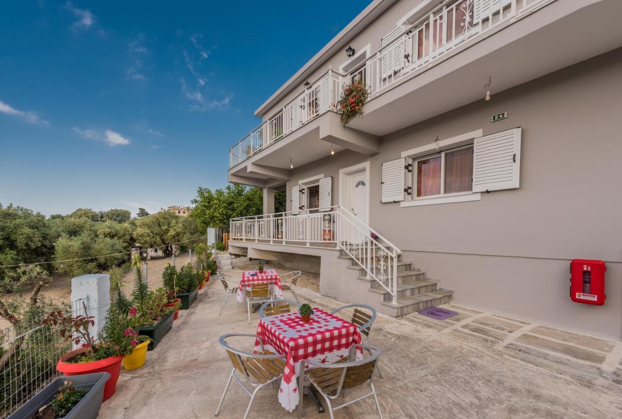 Domus Lukas Apartments Marathias  Exterior photo